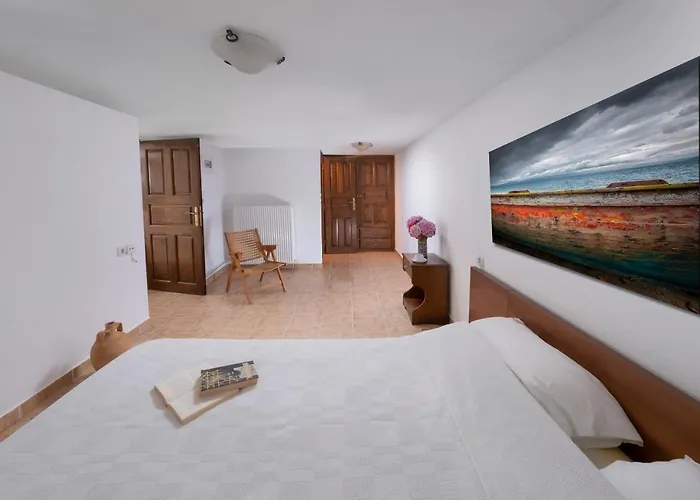 Palios Stathmos Villa *